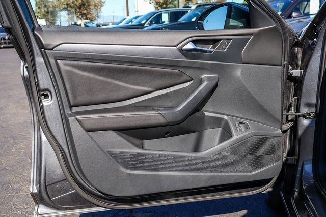 Used 2024 Volkswagen Jetta SE image 24