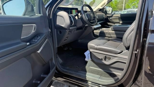 Used 2025 Ford Expedition Max Platinum AWD/4WD image 9