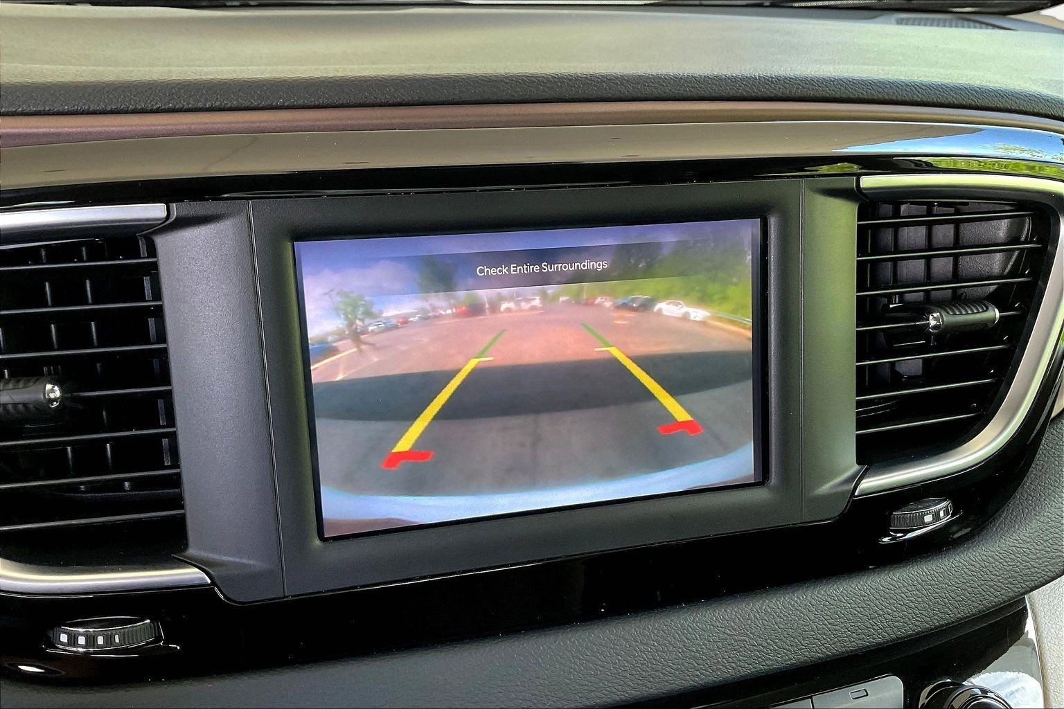 Used 2023 Chrysler Voyager LX FWD image 13