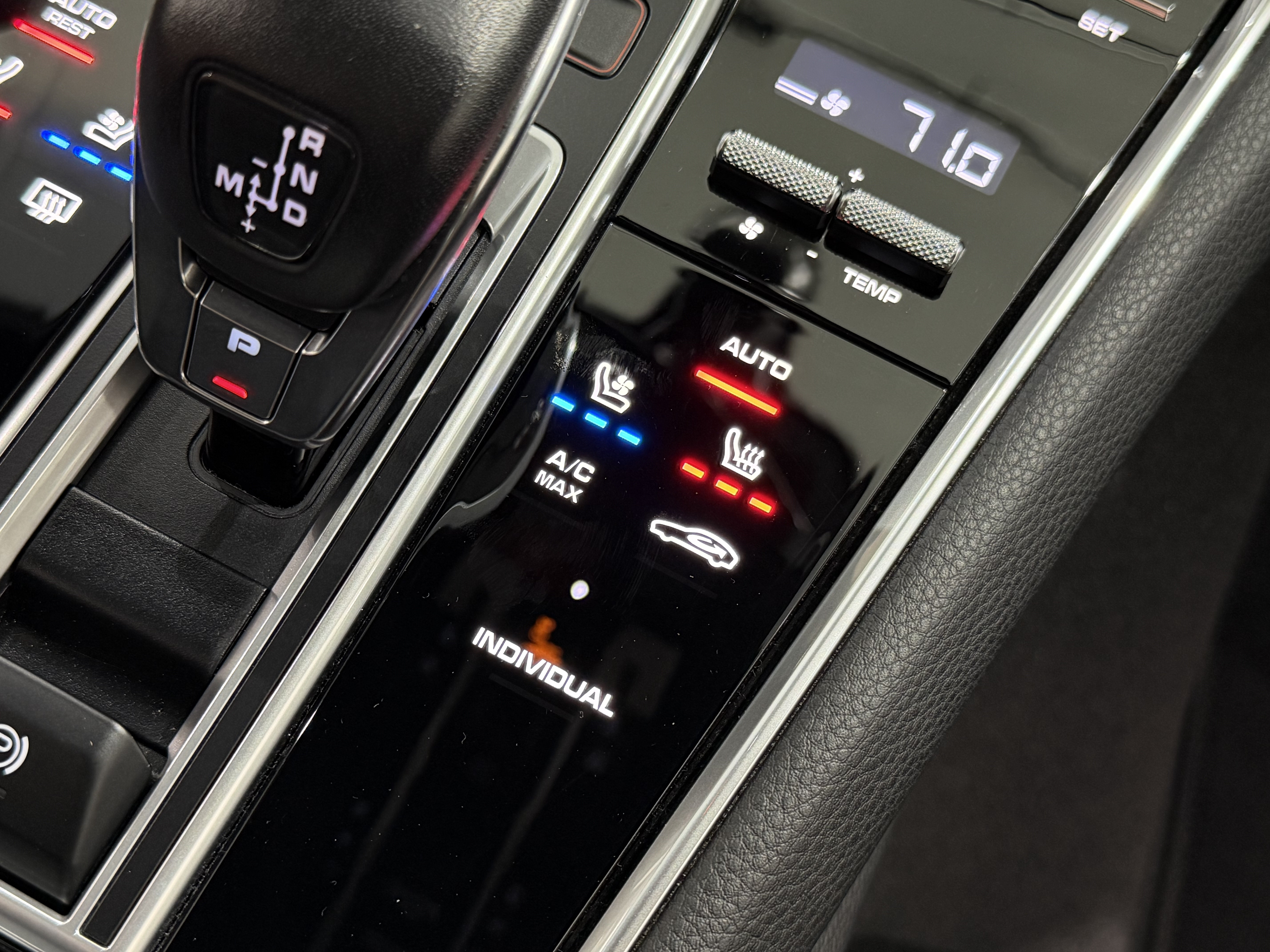 Certified 2023 Porsche Panamera 4 Platinum Edition AWD/4WD image 40