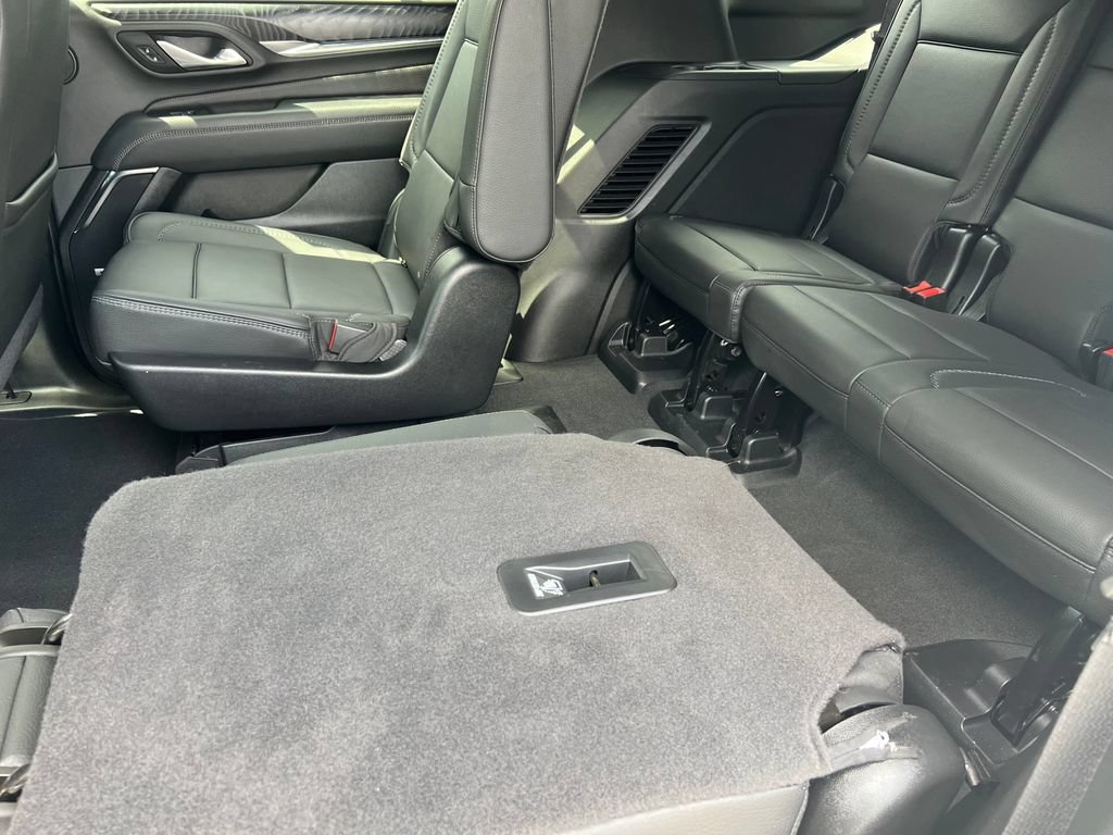 Used 2024 GMC Yukon Denali w/ Advanced Technology Package AWD/4WD image 19