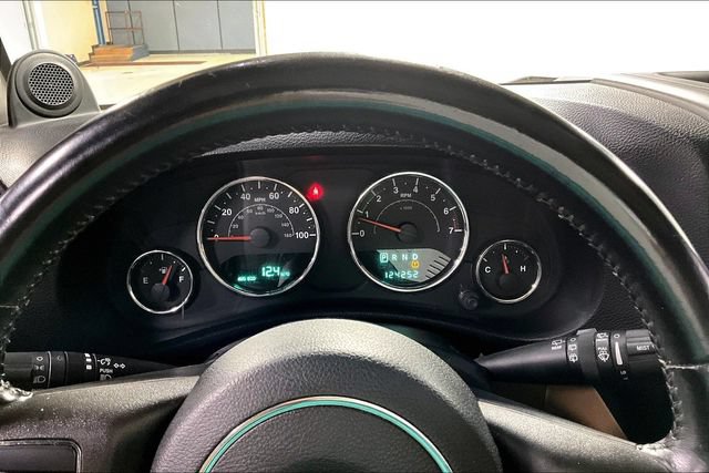 Used 2012 Jeep Wrangler Unlimited Sahara AWD/4WD image 13