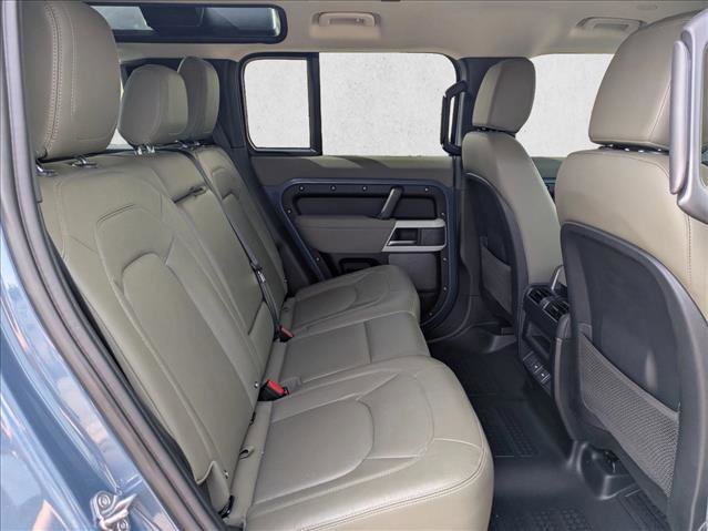 Used 2023 Land Rover Defender 110 S image 20