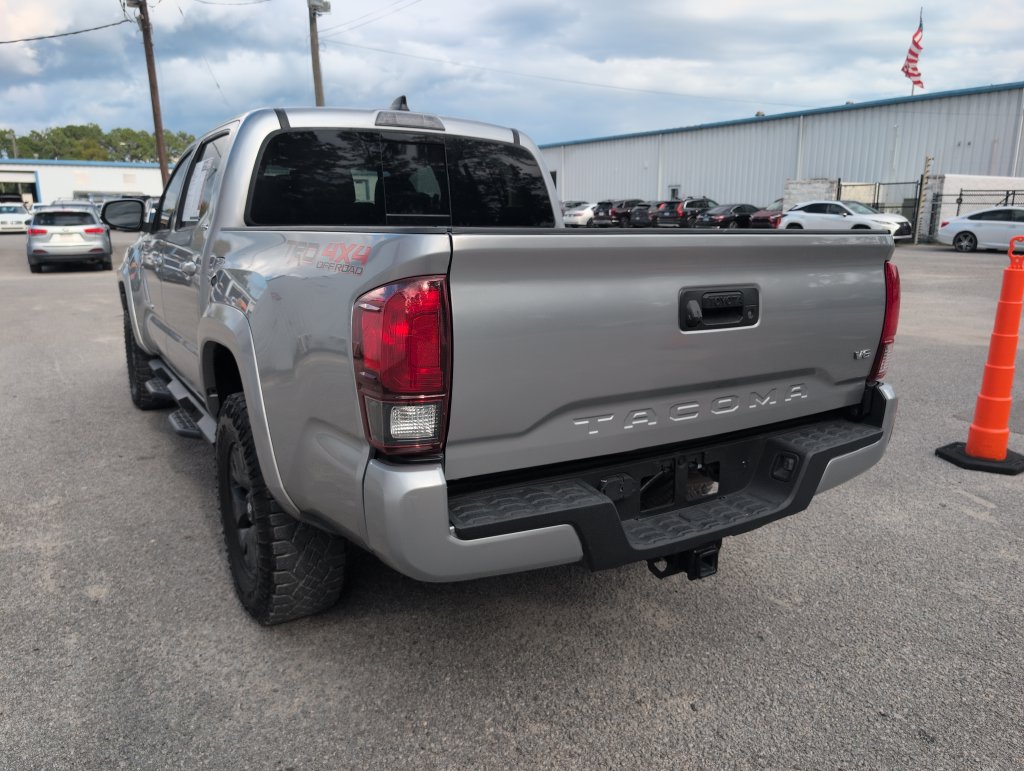 Used 2023 Toyota Tacoma SR5 w/ Technology Package AWD/4WD image 6