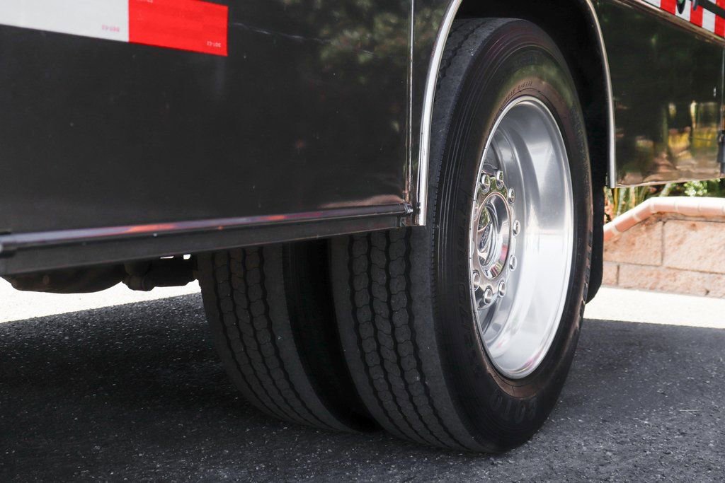 Used 2016 Ford F550 4x4 Crew Cab Super Duty w/ XLT Interior Package image 48