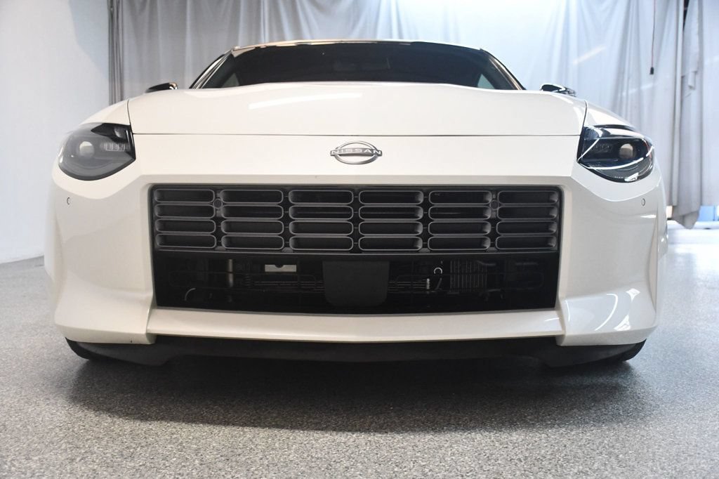 Used 2025 Nissan Z Performance w/ Floor Mat Package RWD image 17