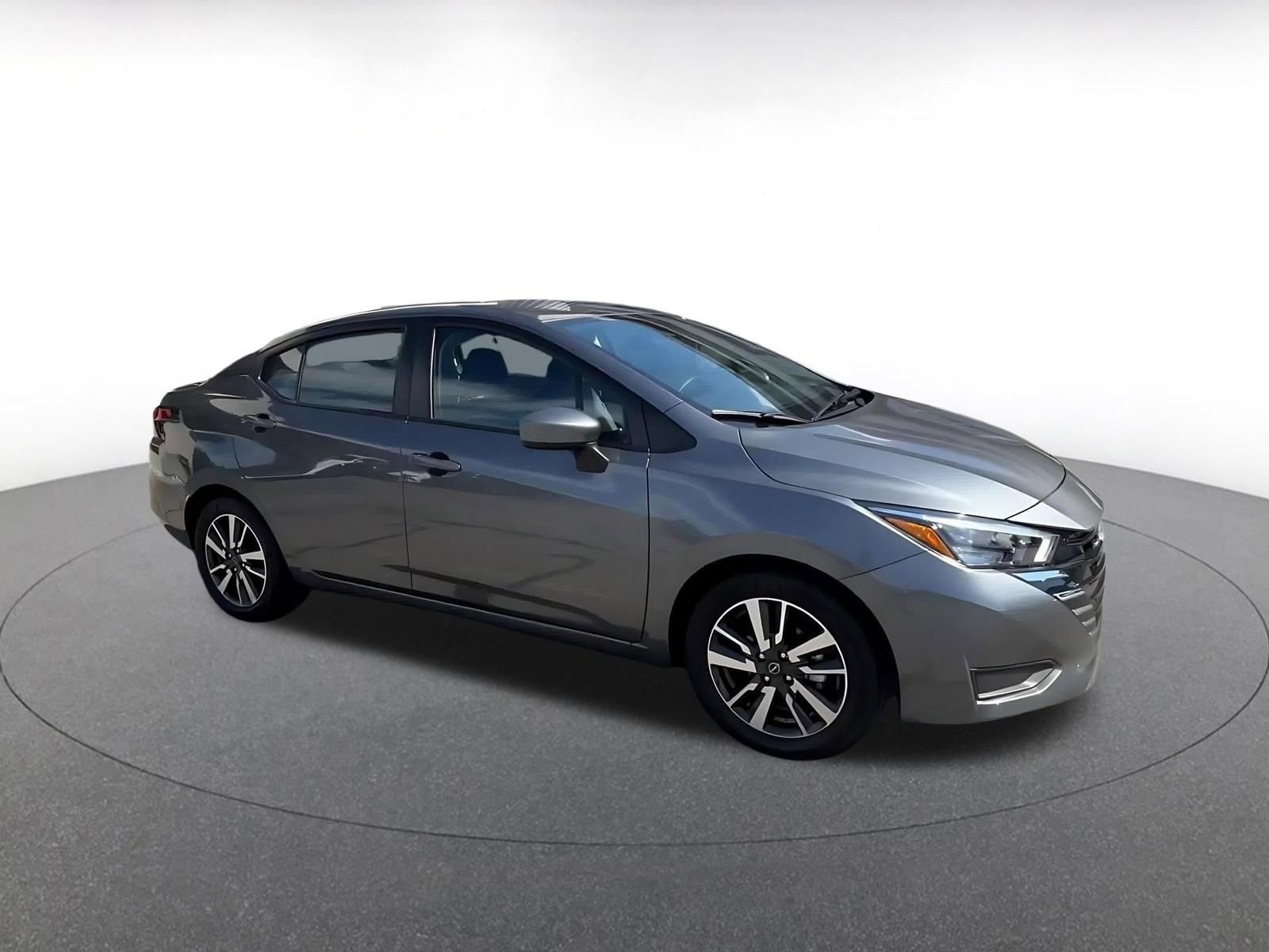 Used 2025 Nissan Versa SV FWD image 3