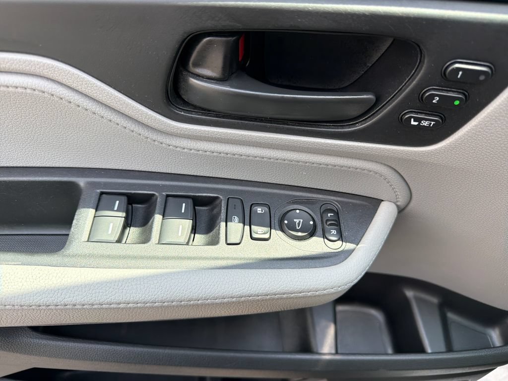 Used 2018 Honda Odyssey EX-L image 23