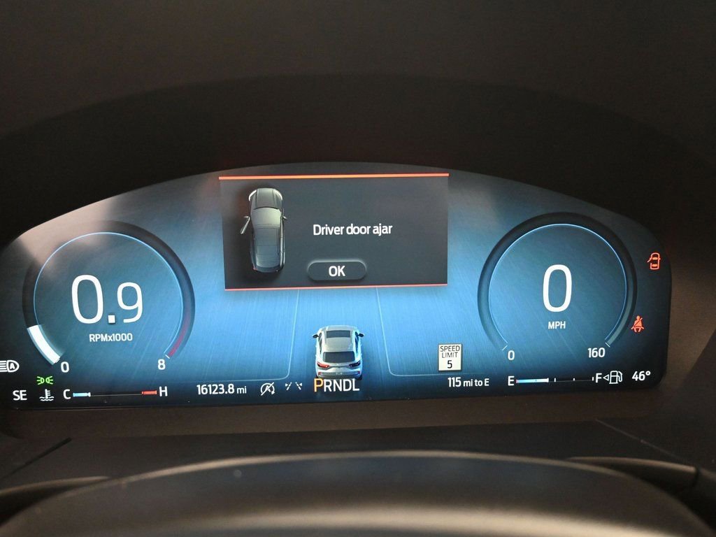 Used 2025 Ford Escape Platinum image 17