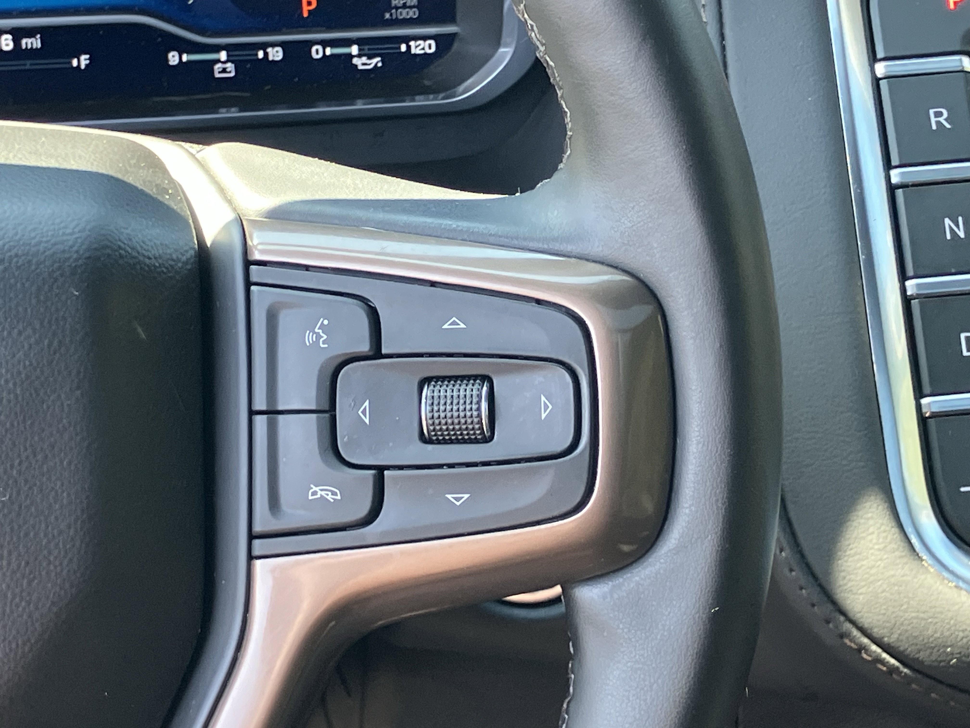 Used 2023 Chevrolet Tahoe High Country w/ Premium Package 2 image 22