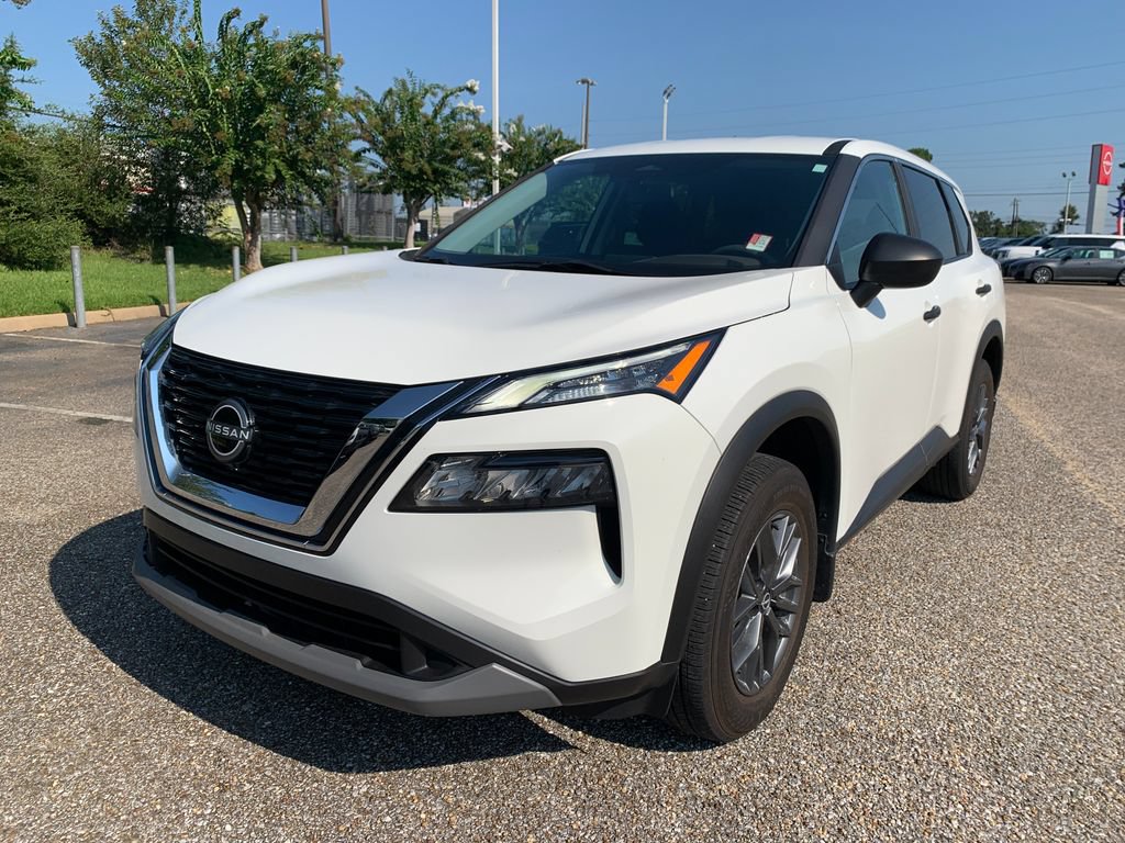 Used 2023 Nissan Rogue SV w/ SV Premium B Package FWD image 4