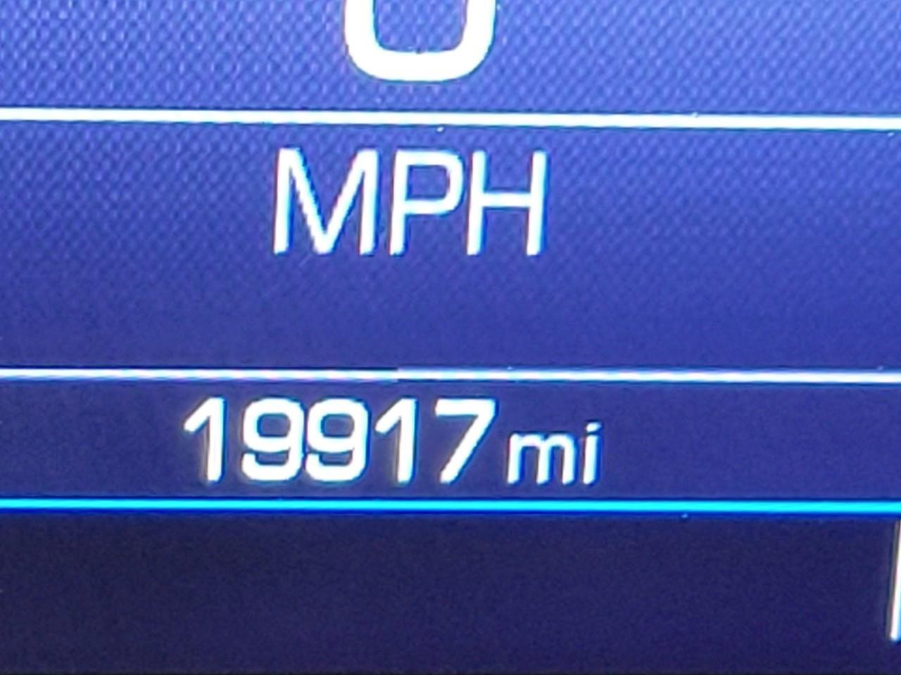 Used 2024 GMC Terrain SLE image 2