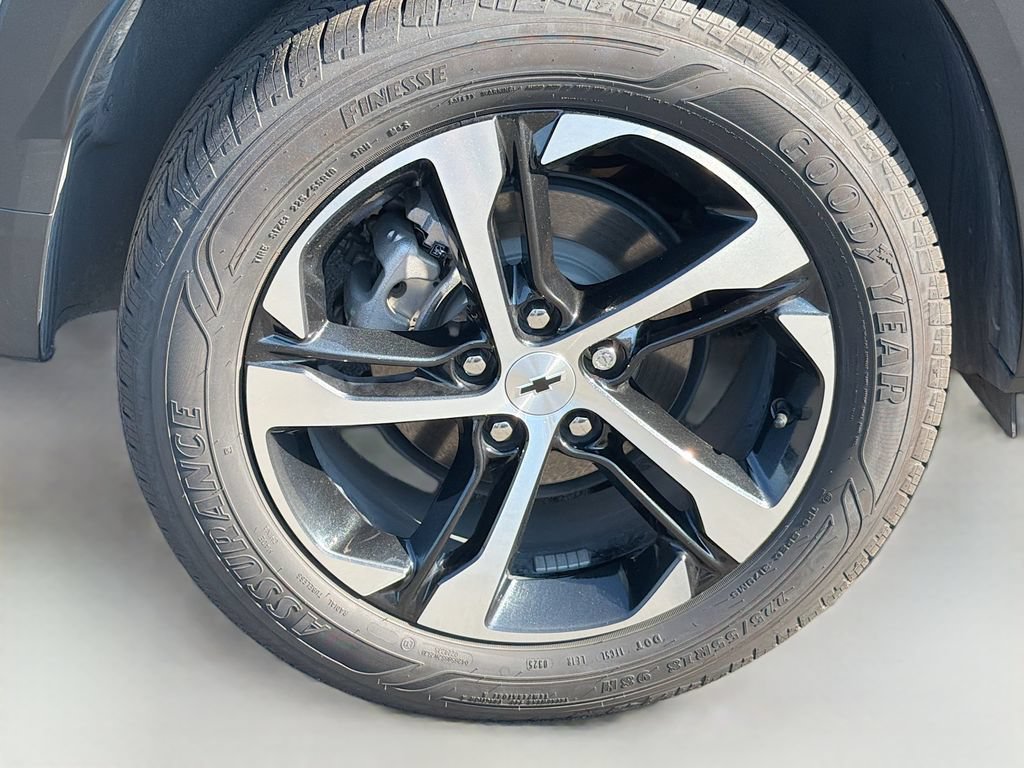 Used 2025 Chevrolet Trax RS w/ Driver Confidence Package FWD image 9