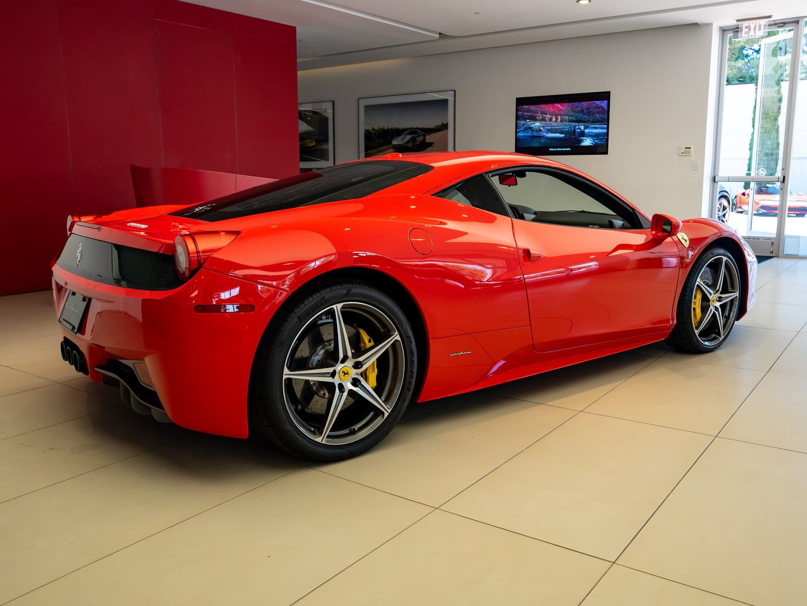 Certified 2014 Ferrari 458 Italia Coupe RWD image 6