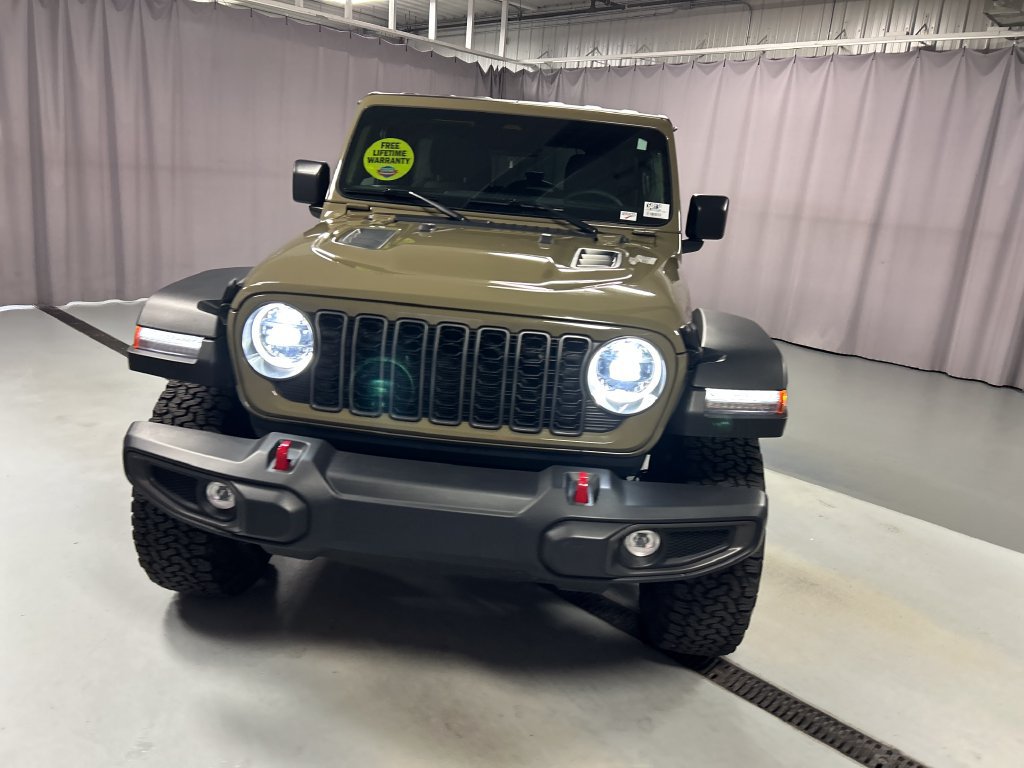 Used 2026 Jeep Wrangler Unlimited Rubicon AWD/4WD image 2