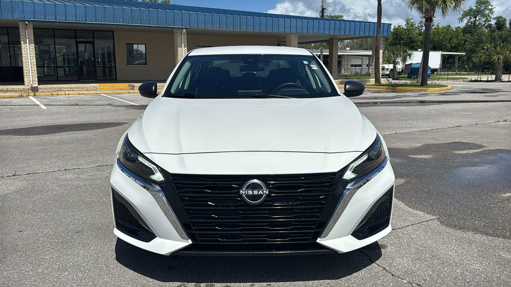 Used 2025 Nissan Altima 2.5 SV FWD image 8