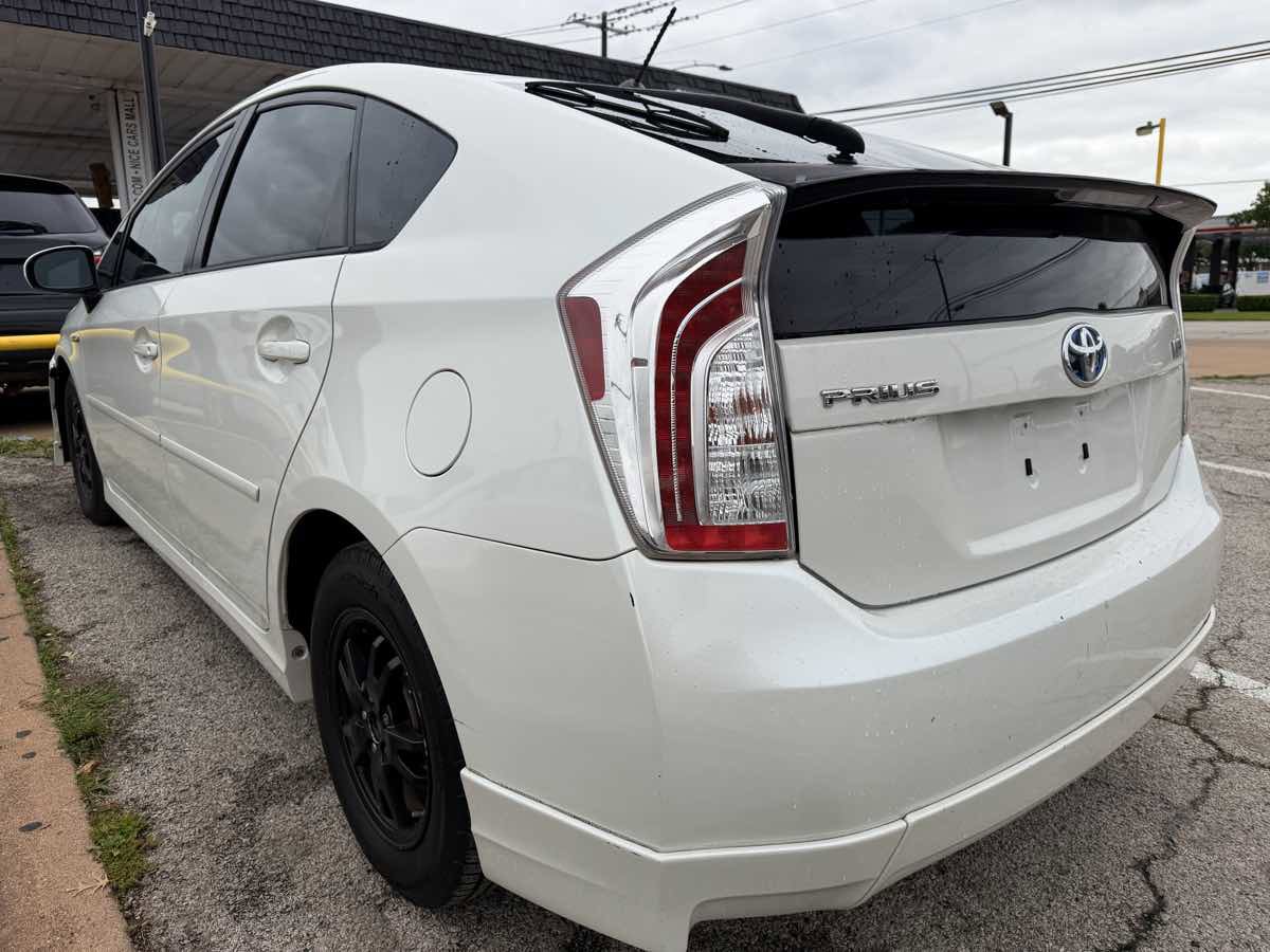Used 2012 Toyota Prius Two FWD image 4
