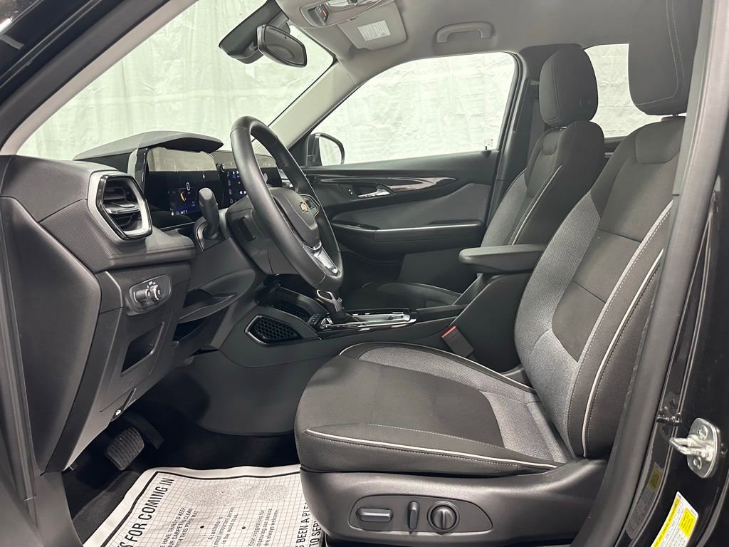 Used 2024 Chevrolet TrailBlazer LT w/ Convenience Package AWD/4WD image 14