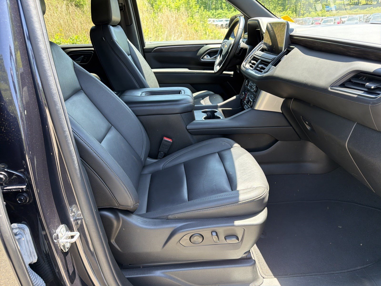 Used 2024 Chevrolet Tahoe LT AWD/4WD image 13