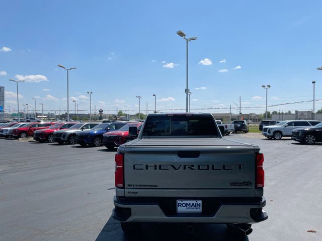 Used 2024 Chevrolet Silverado 2500 High Country w/ Technology Package AWD/4WD image 4