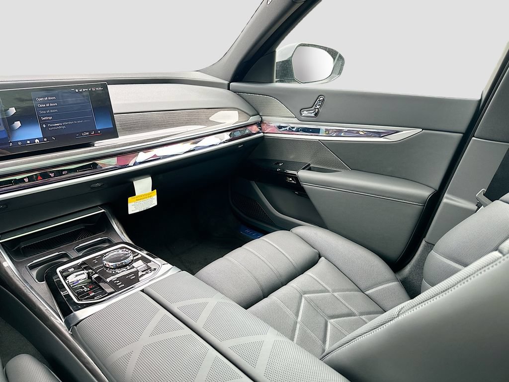 New 2026 BMW 760i xDrive w/ Executive Package AWD/4WD image 25