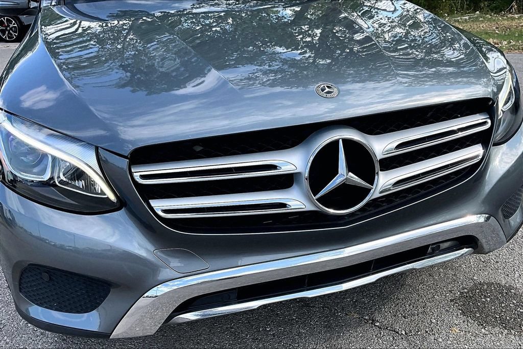 Used 2019 Mercedes-Benz GLC 350e 4MATIC w/ Premium Package image 38