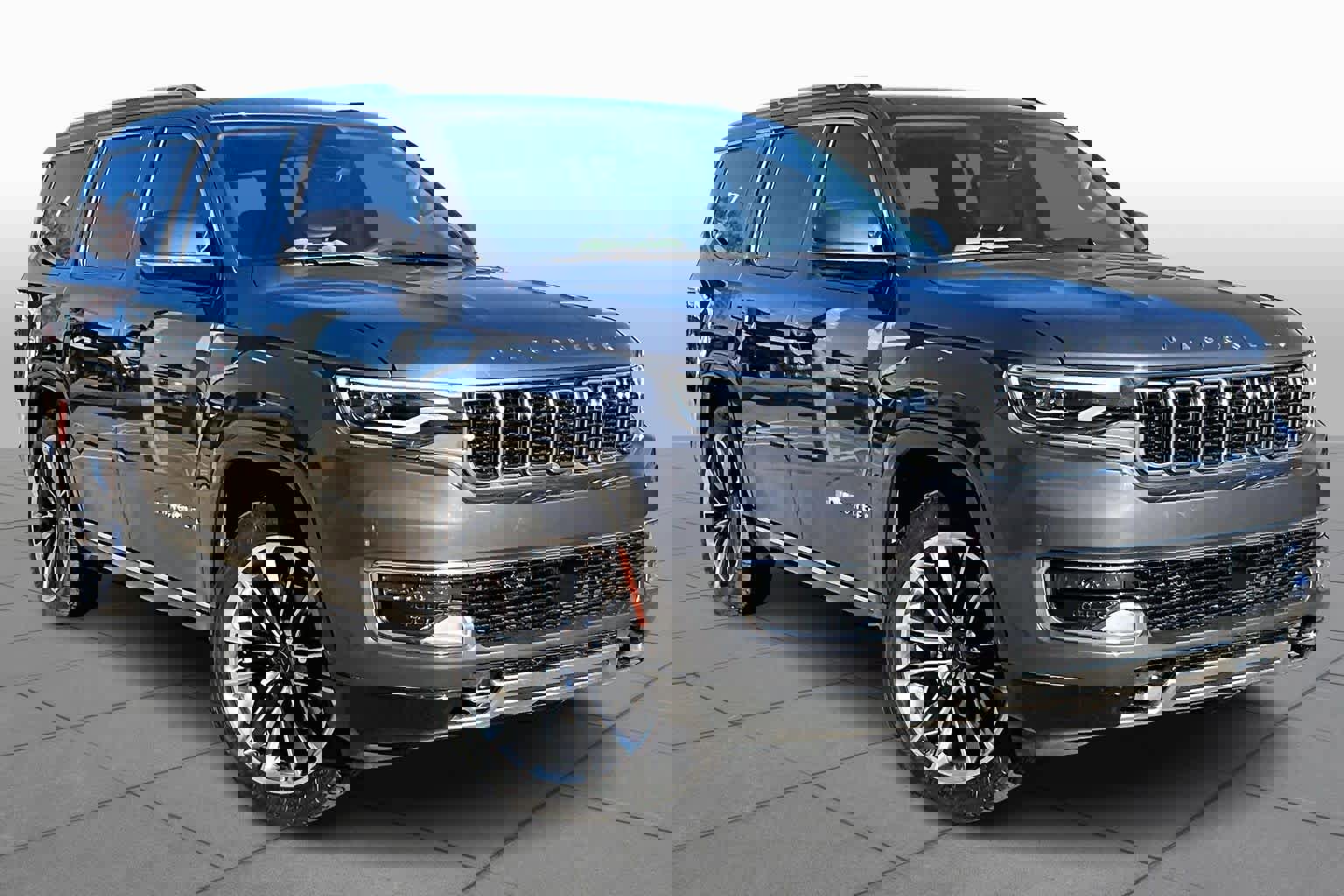 Used 2022 Jeep Wagoneer Series III w/ Premium Group I image 3