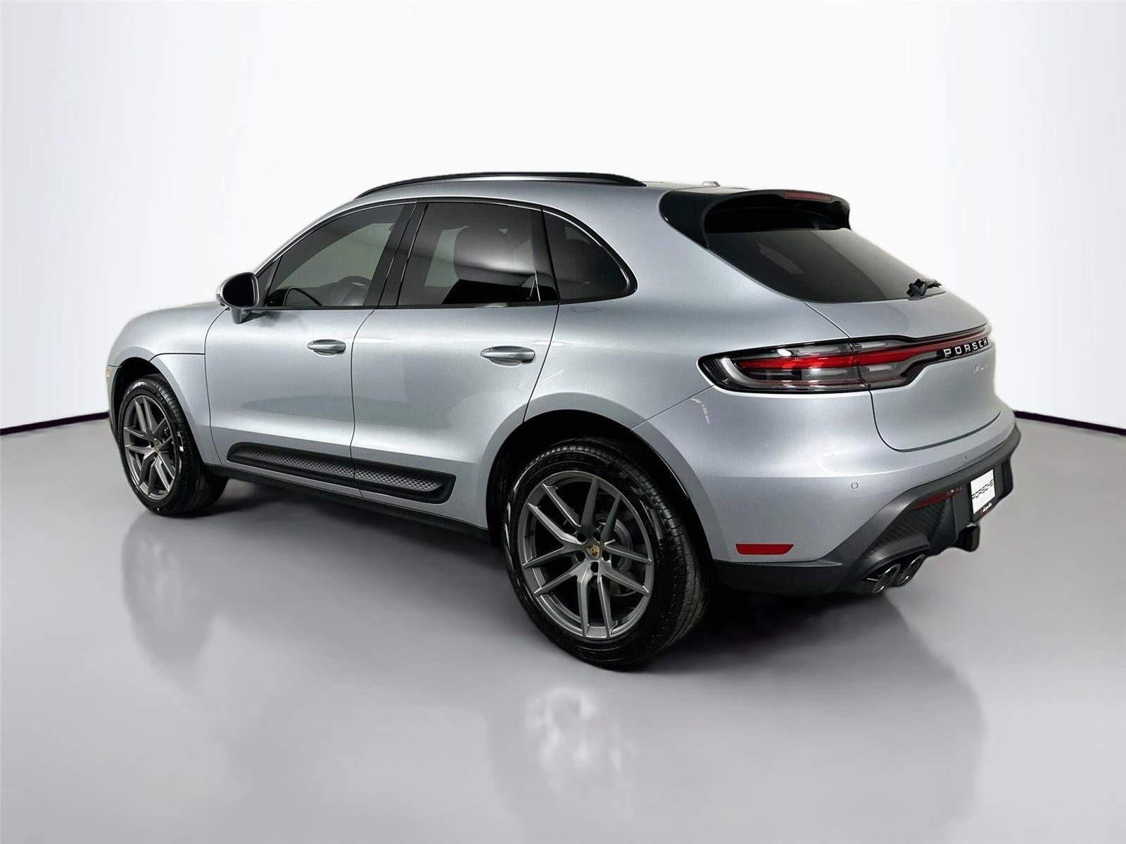 Certified 2026 Porsche Macan Turbo AWD/4WD image 3