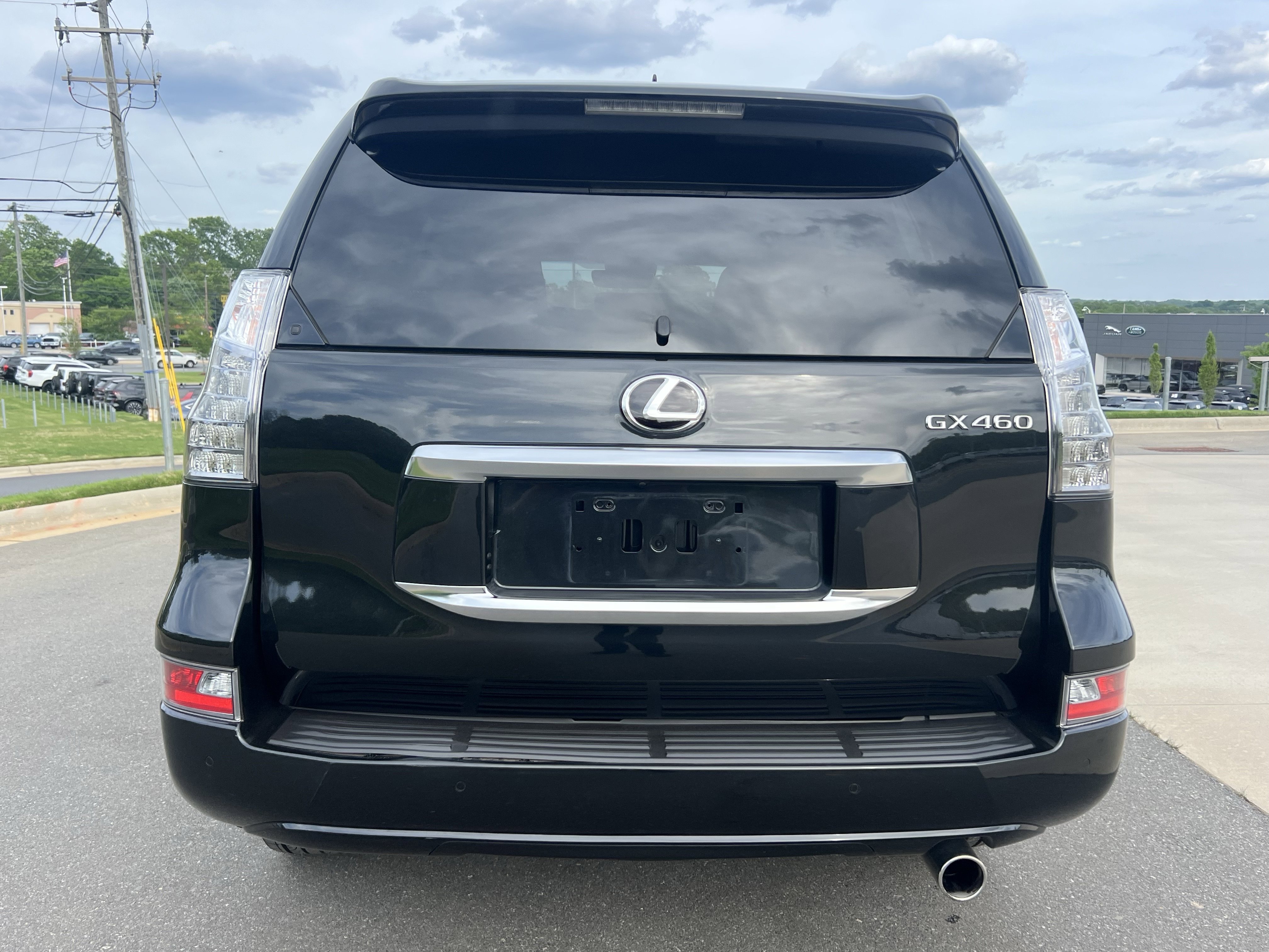 Used 2023 Lexus GX 460 Luxury w/ Accessory Package image 8