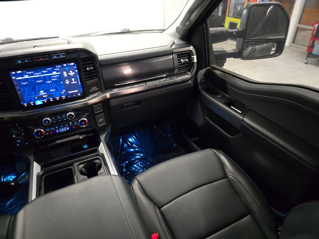 Used 2024 Ford F250 Lariat w/ Black Appearance Package image 43