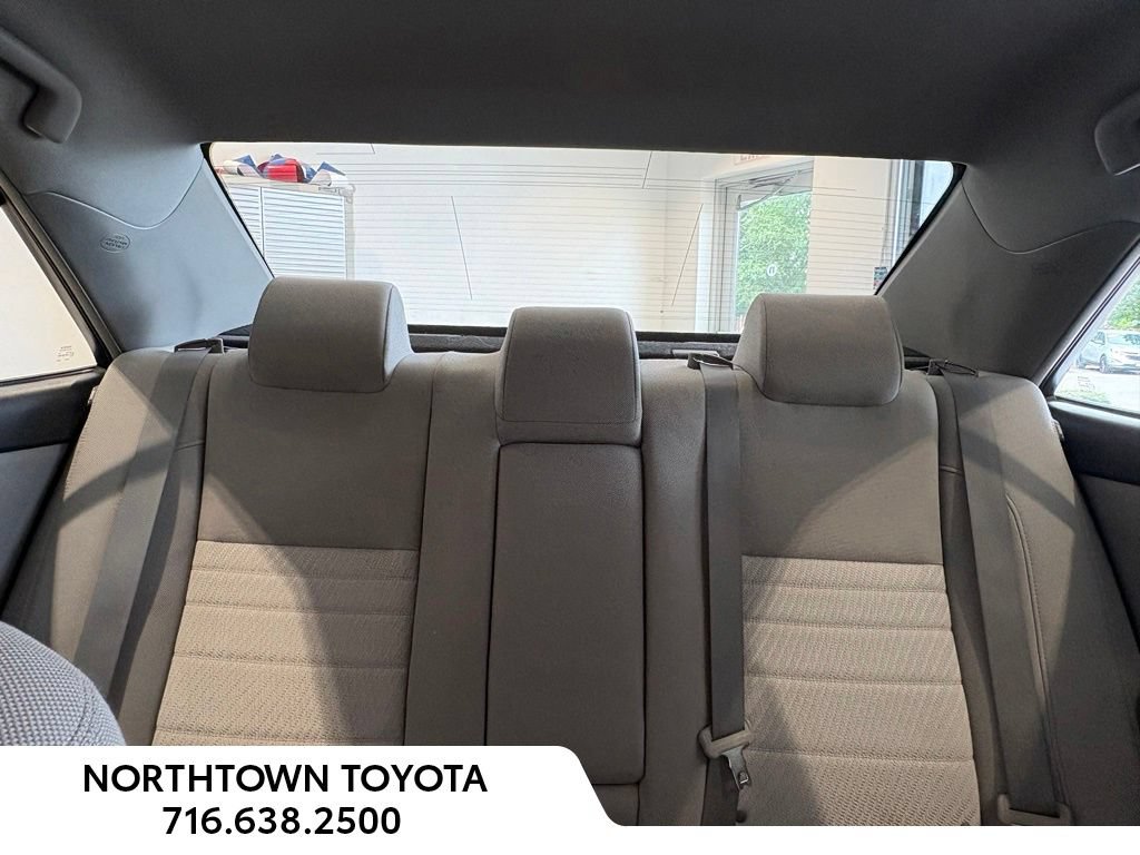 Used 2015 Toyota Camry LE FWD image 17