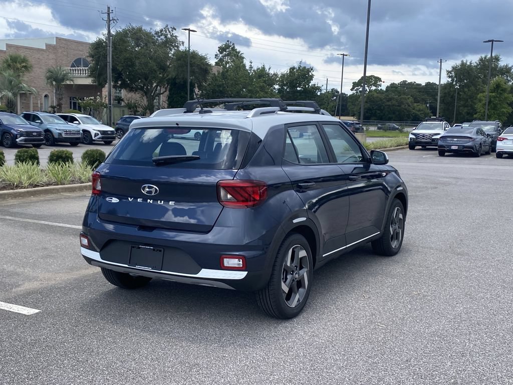 New 2026 Hyundai Venue SEL FWD image 8