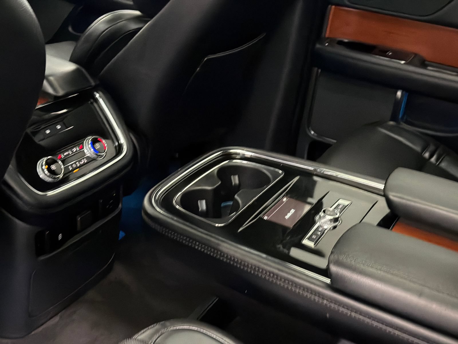 Used 2020 Lincoln Navigator Reserve AWD/4WD image 22