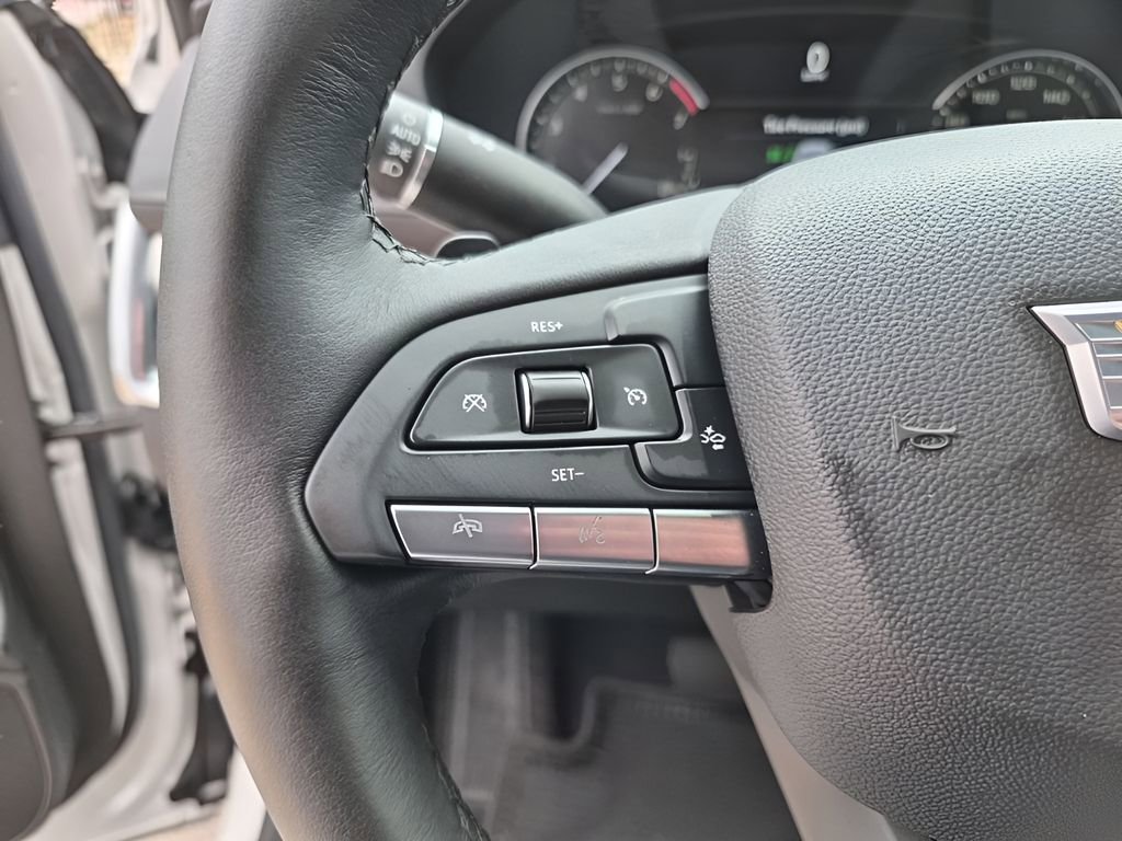 Certified 2021 Cadillac XT4 Premium Luxury w/ LPO, Radiant Package image 33