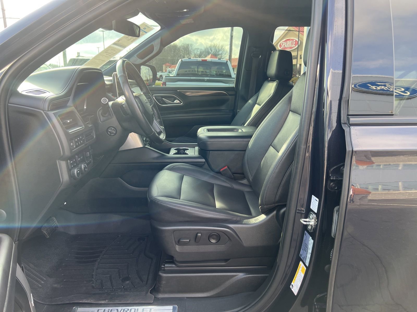 Used 2022 Chevrolet Tahoe Z71 w/ Luxury Package image 14