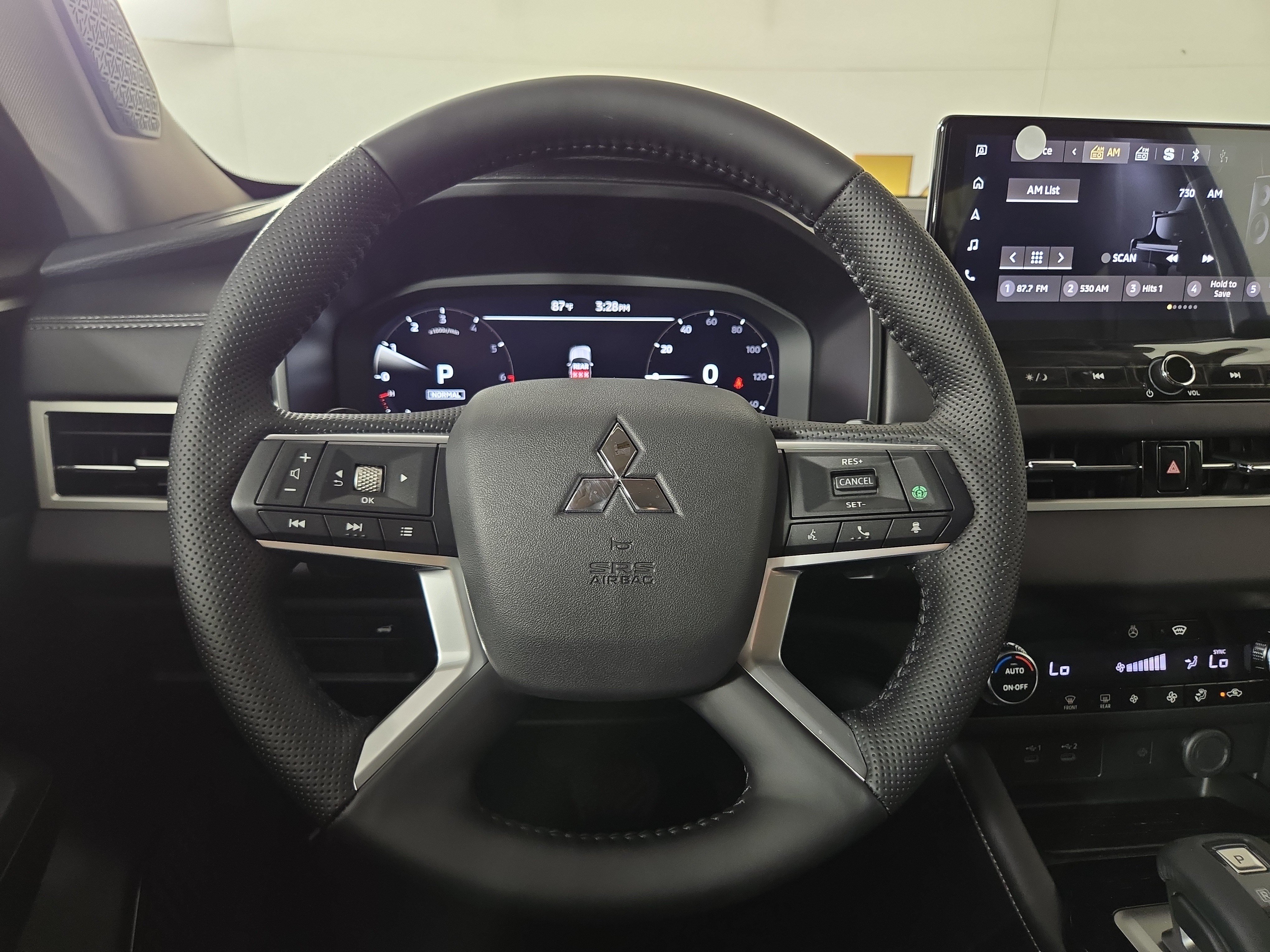 New 2026 Mitsubishi Outlander SE AWD/4WD image 14