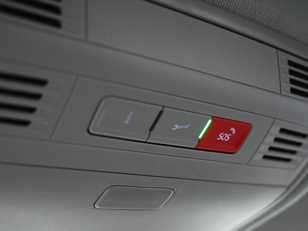 Used 2023 Volkswagen Tiguan SE image 22