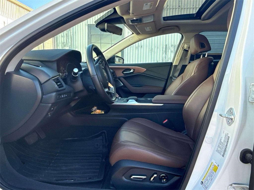 Used 2023 Acura TLX w/ Technology Package image 9