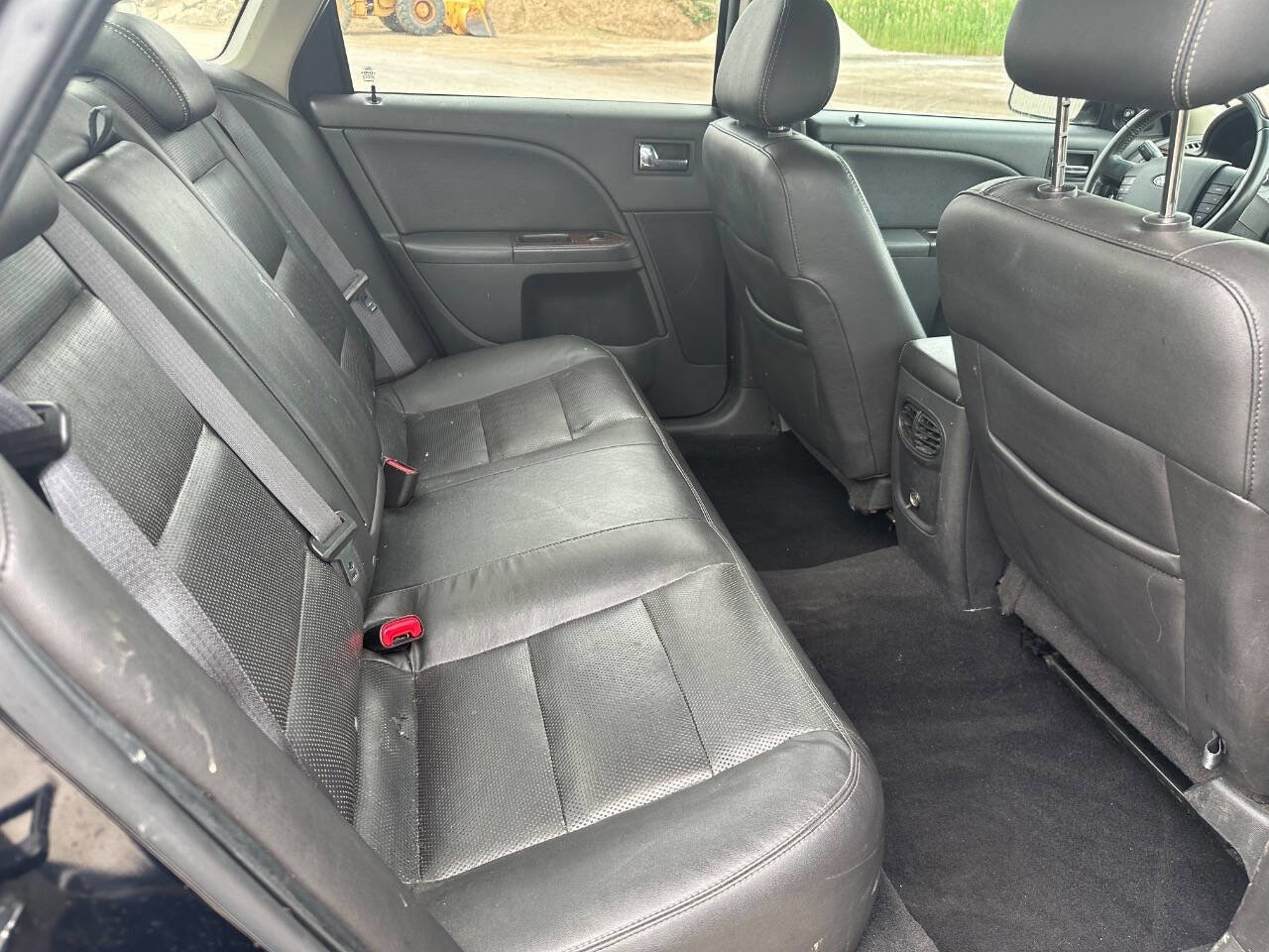 Used 2008 Ford Taurus Limited FWD image 11