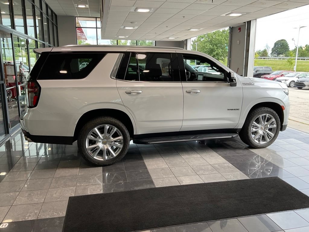 Used 2024 Chevrolet Tahoe High Country AWD/4WD image 5