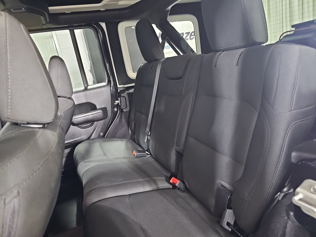 Used 2022 Jeep Wrangler Unlimited Sport AWD/4WD image 17
