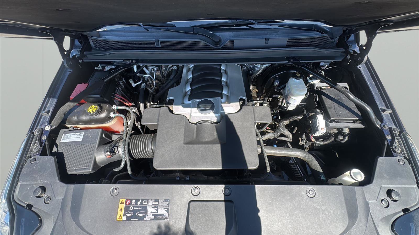 Used 2017 Cadillac Escalade 4WD w/ LPO, Radiant Package image 9