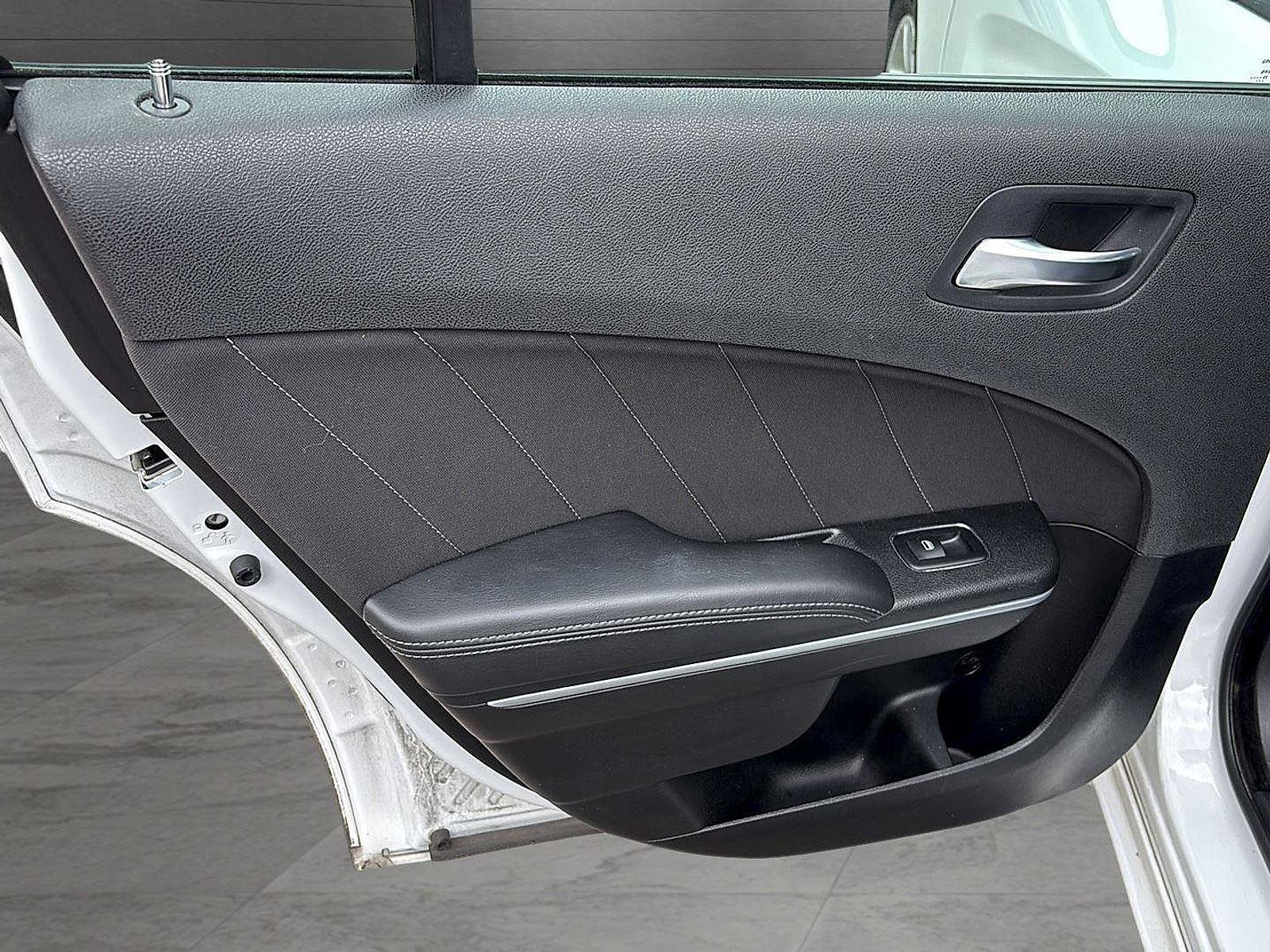 Used 2022 Dodge Charger SXT image 17