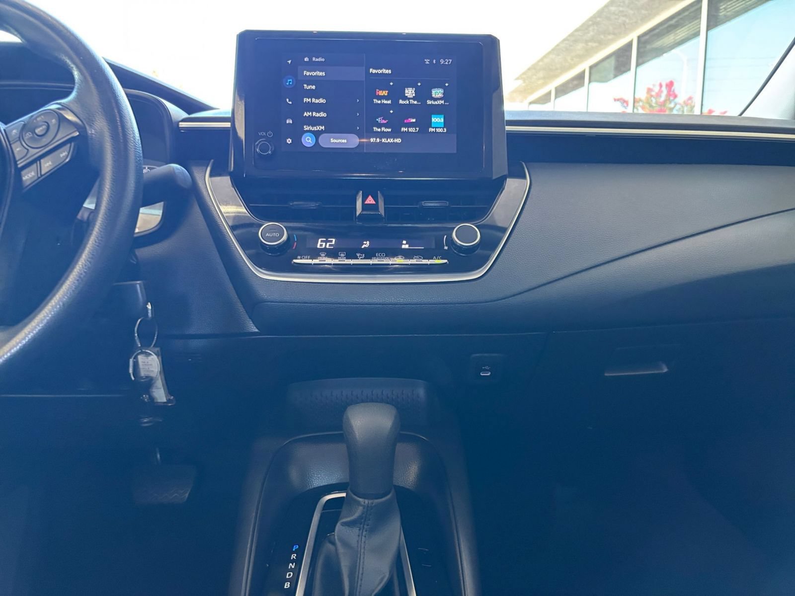 Used 2025 Toyota Corolla LE FWD image 20