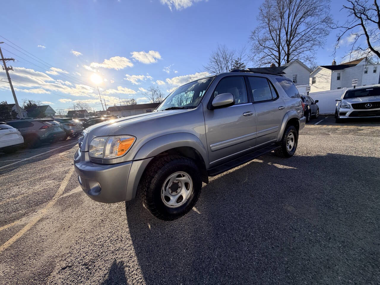 Used 2005 Toyota Sequoia SR5 image 17