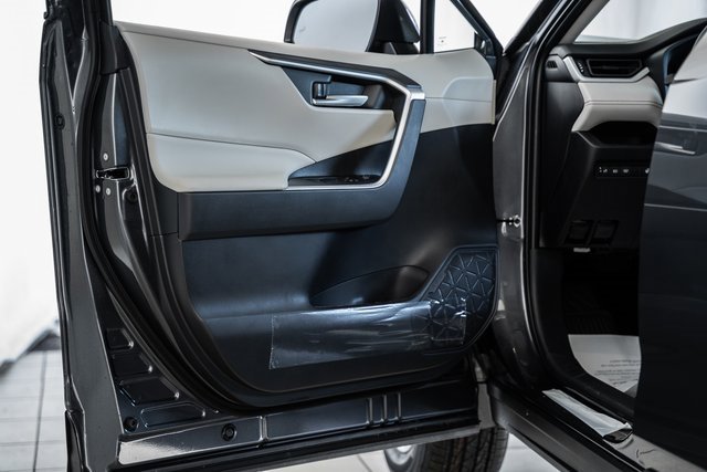 New 2025 Toyota RAV4 XLE image 37