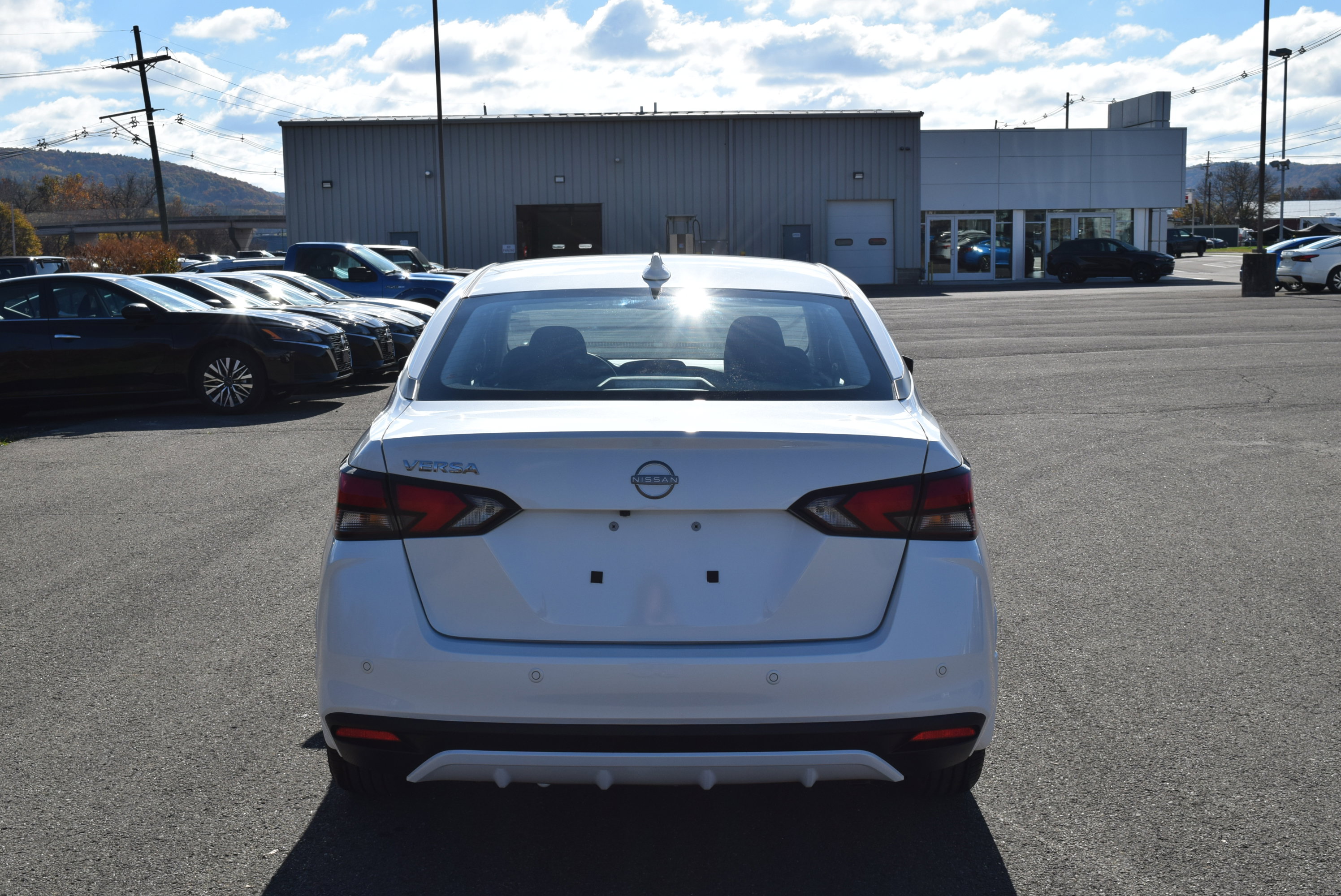 New 2025 Nissan Versa SV w/ Trunk Package image 7