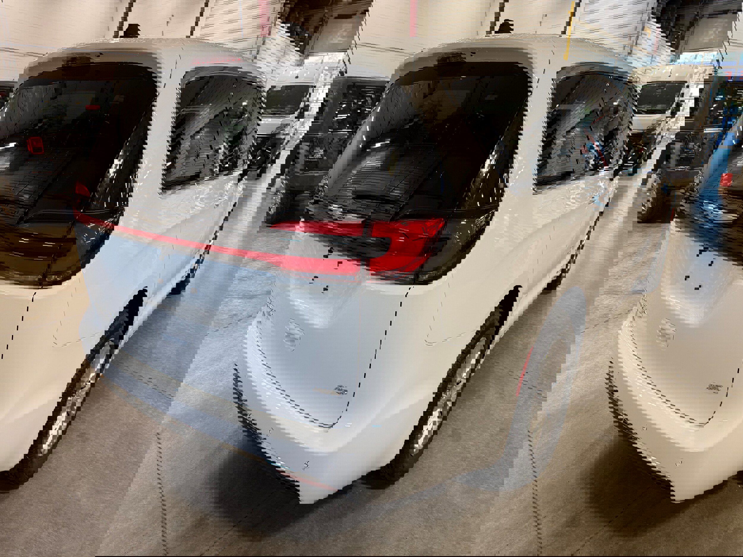 New 2026 Chrysler Pacifica Select image 12