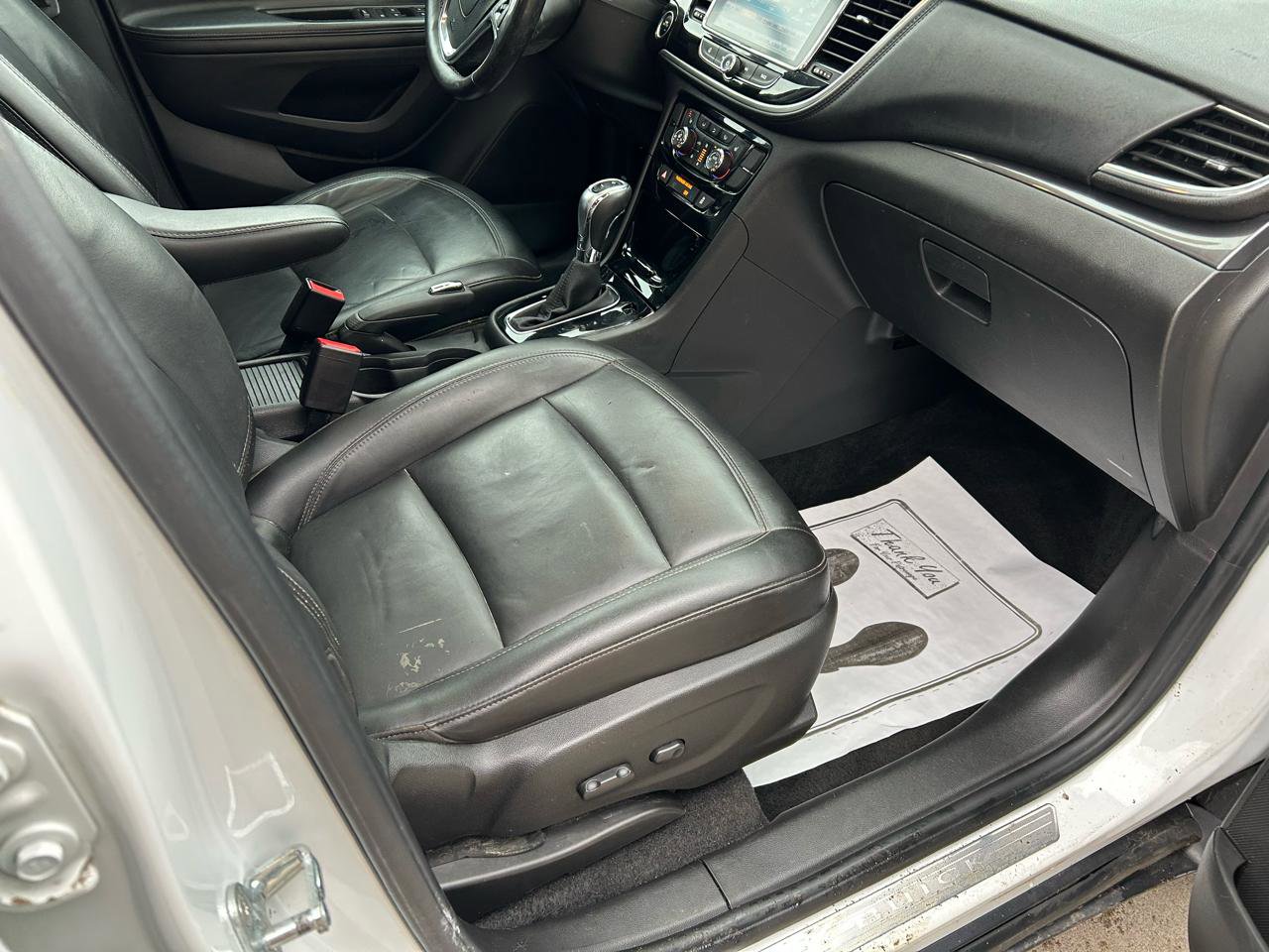 Used 2018 Buick Encore Essence image 12