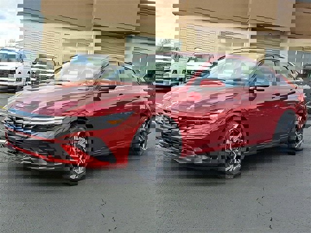 Certified 2024 Hyundai Elantra SEL w/ Convenience Package image 3